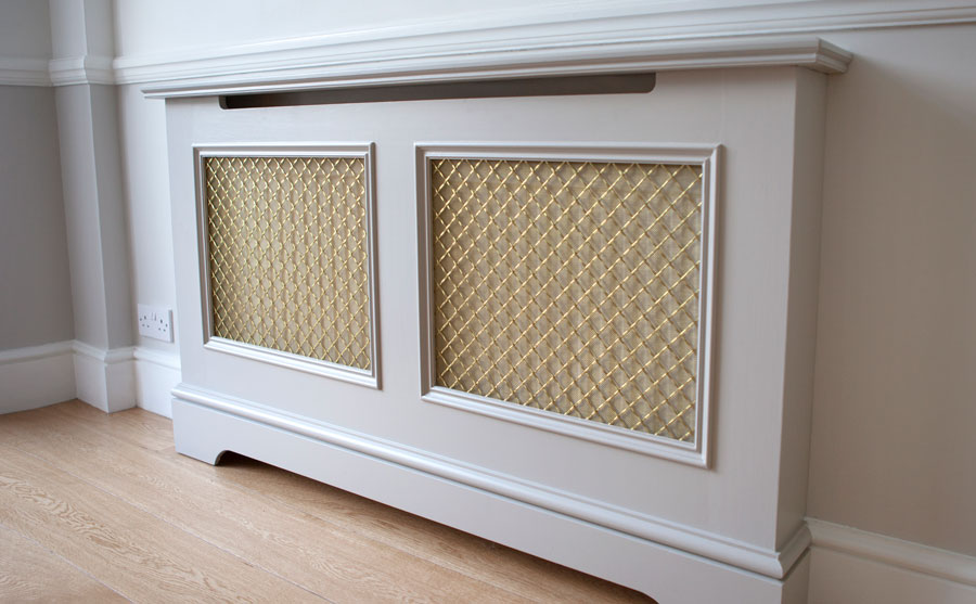 Crimped mesh radiator grille