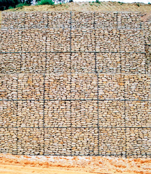 6m-gabion-wal-infil-stone-placing