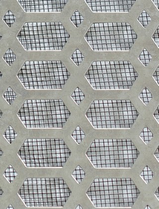 Slot & Diamond stainless 1X.665m with black backing mesh