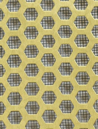 Honeycomb brass 1X.665m with black backing mesh