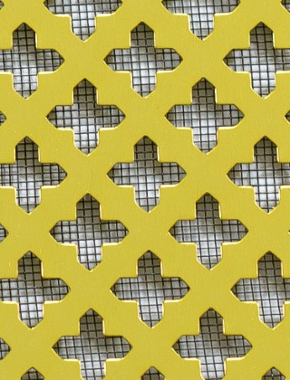 Small Cross Gold anodised 1X1m with black backing mesh