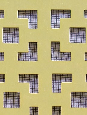 Dymchurch Gold anodised 2 X 1m with black backing mesh