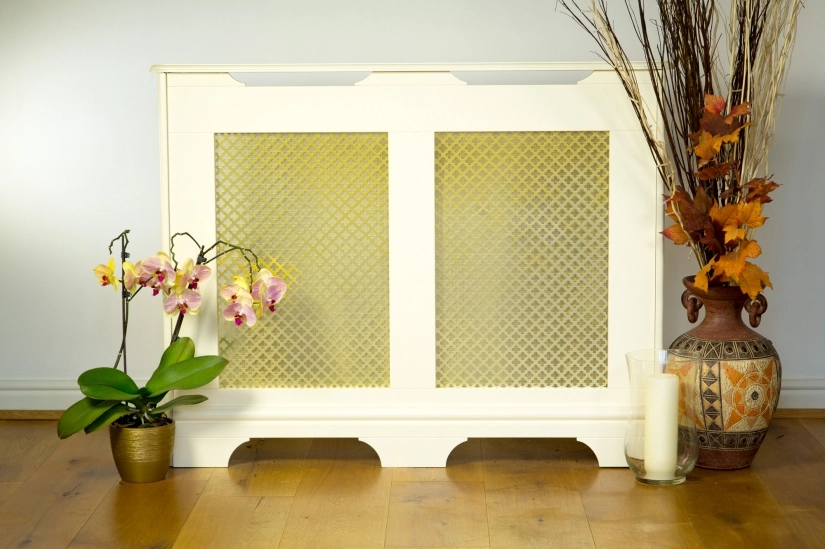 Large Club Gold anodised 2 X 1m with brass backing mesh 3